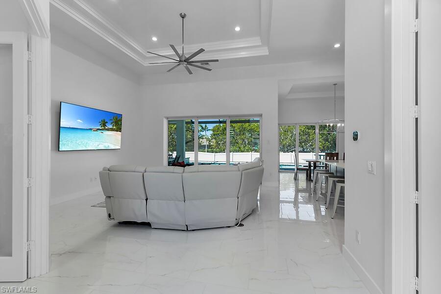 MARCO BEACH - Residential