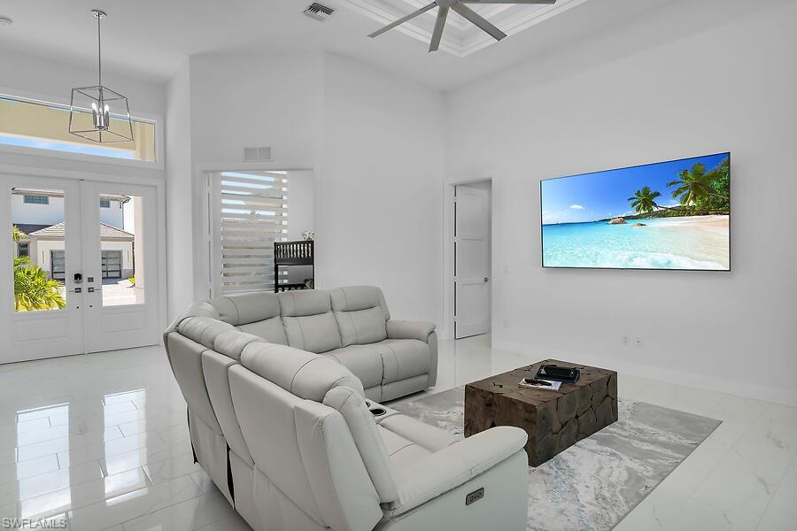 MARCO BEACH - Residential