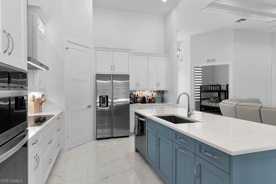 MARCO BEACH - Residential