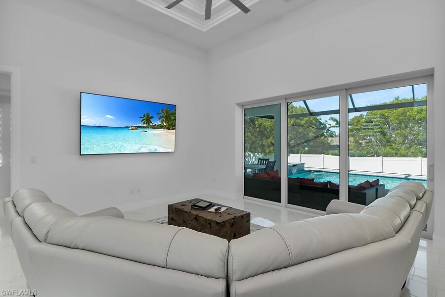 MARCO BEACH - Residential