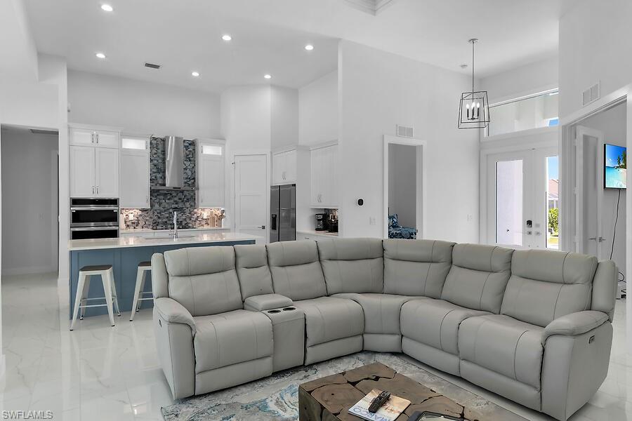 MARCO BEACH - Residential