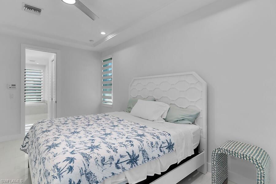 MARCO BEACH - Residential