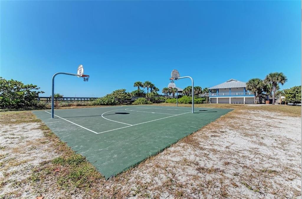 EAST ENGLEWOOD - Land
