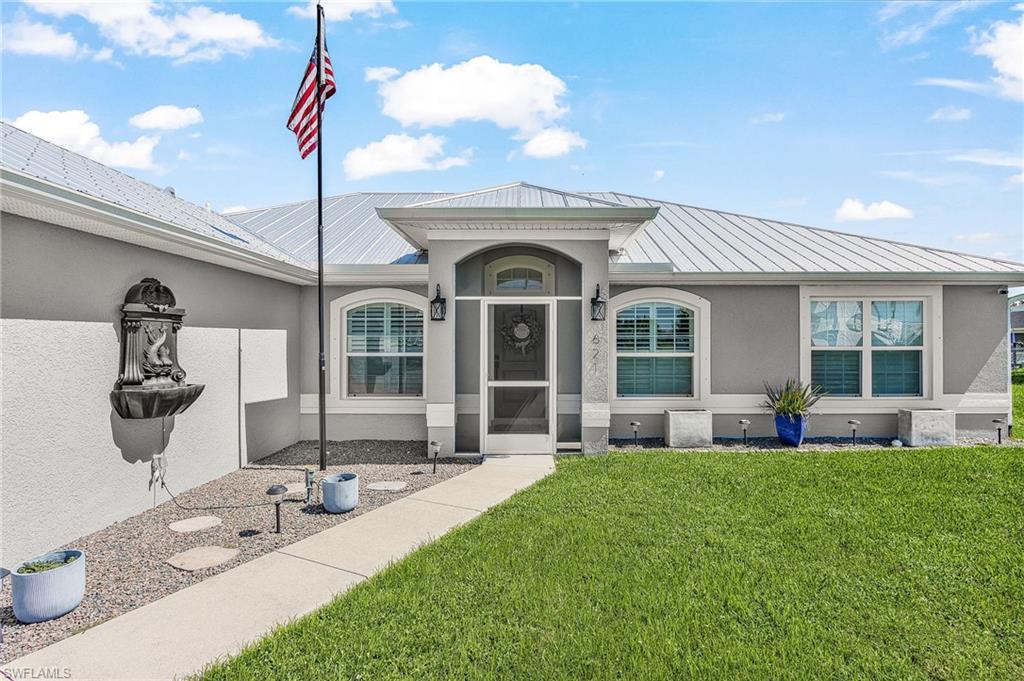 CAPE CORAL - Residential