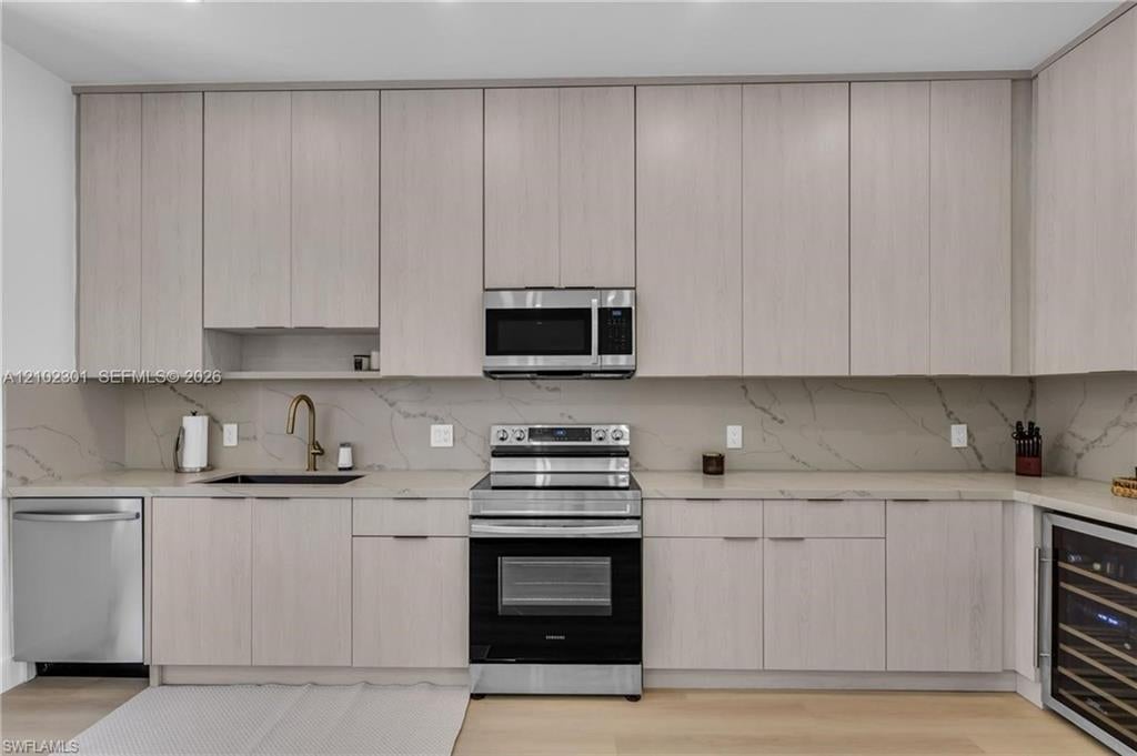 MARCO ISLAND - Residential