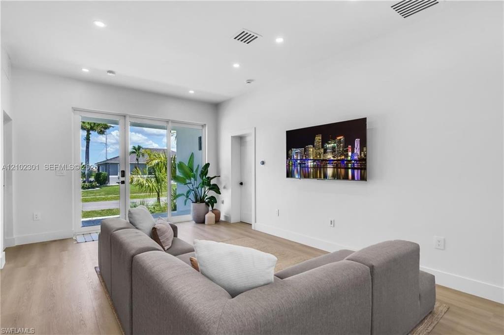 MARCO ISLAND - Residential