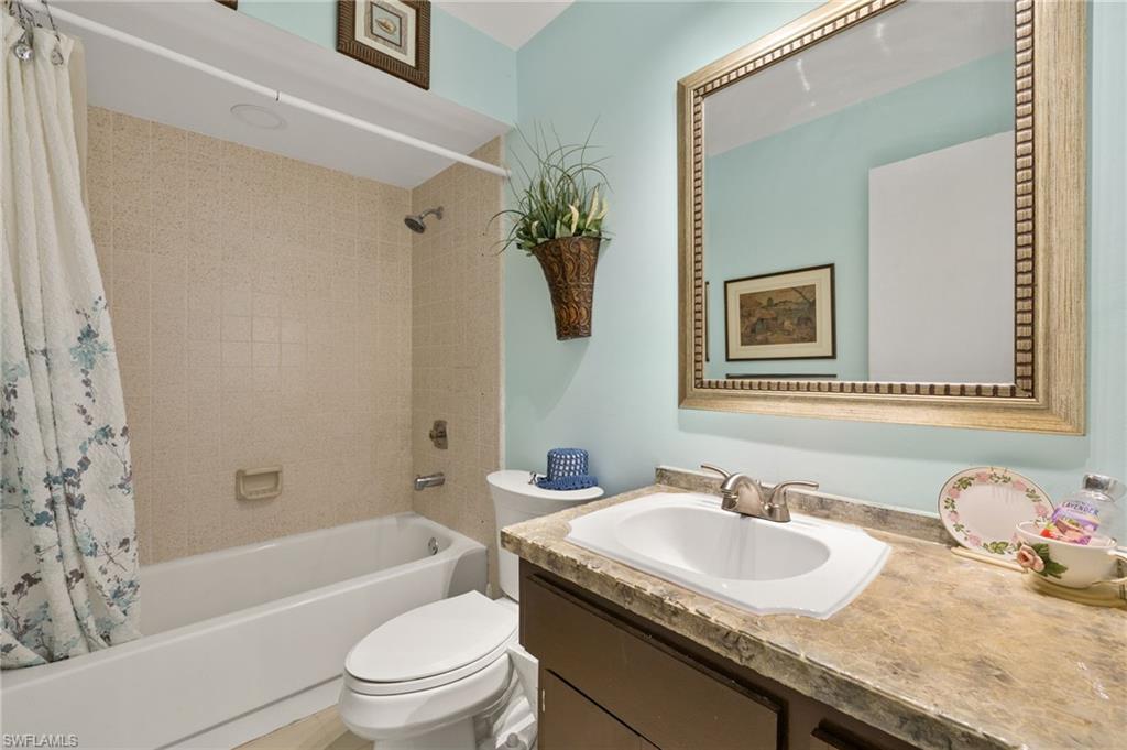LAKEWOOD VILLAS - Residential