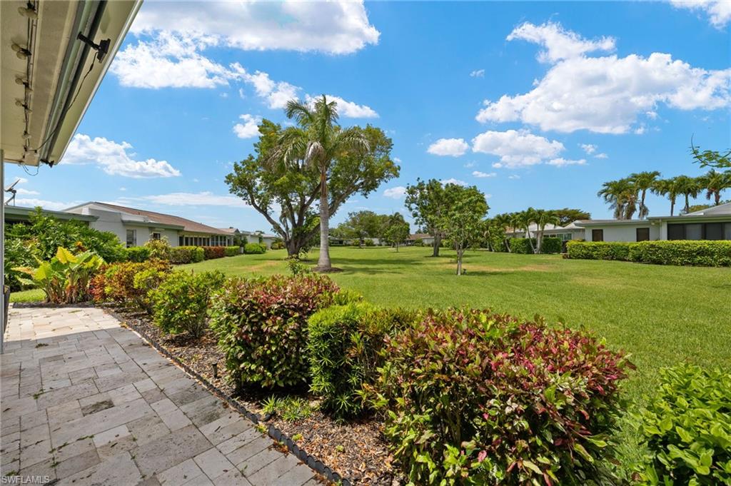 LAKEWOOD VILLAS - Residential