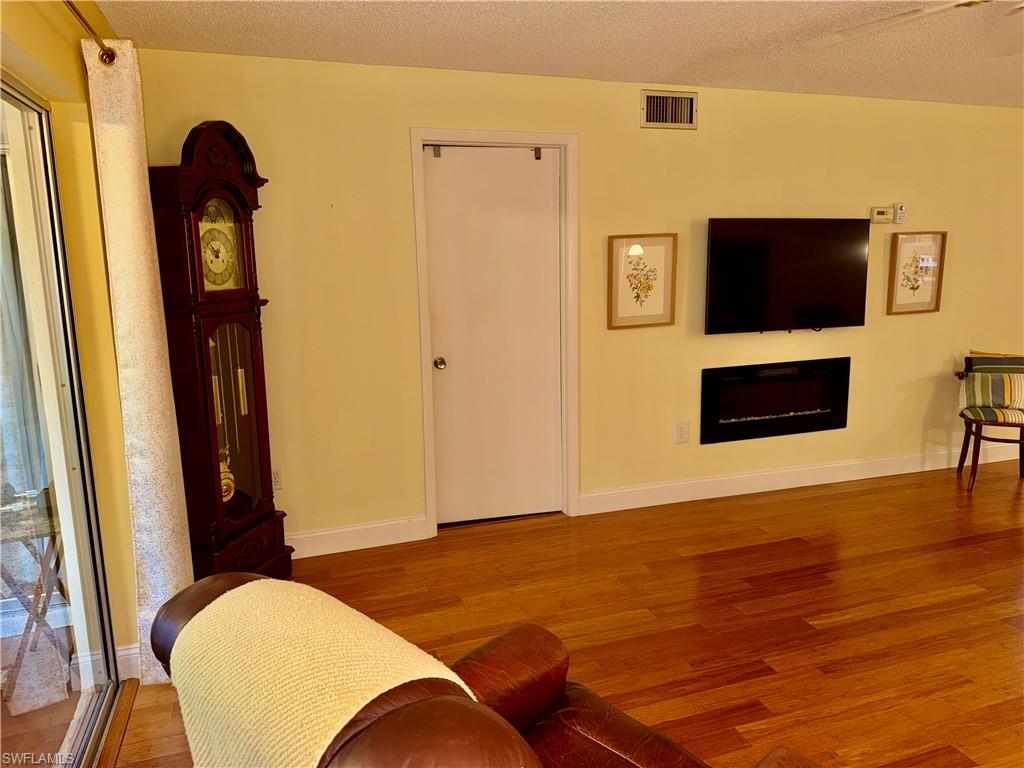 VALLEY STREAM COURT - Residential