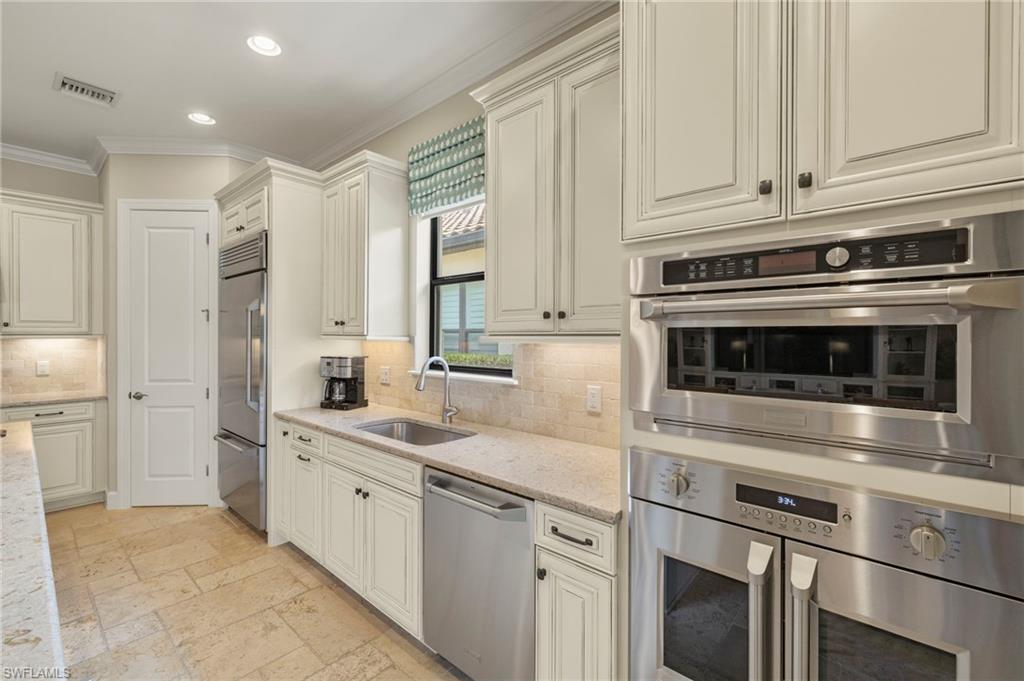 PEBBLE POINTE - Residential
