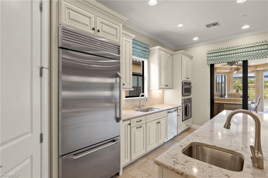 PEBBLE POINTE - Residential