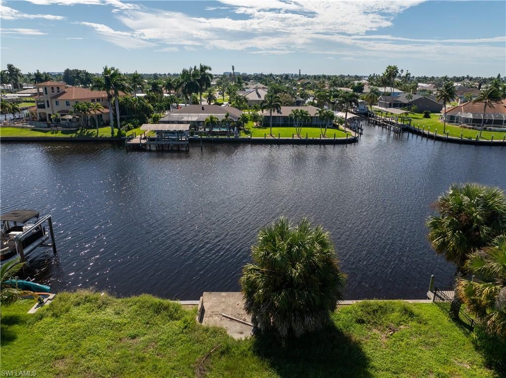 CAPE CORAL - Land