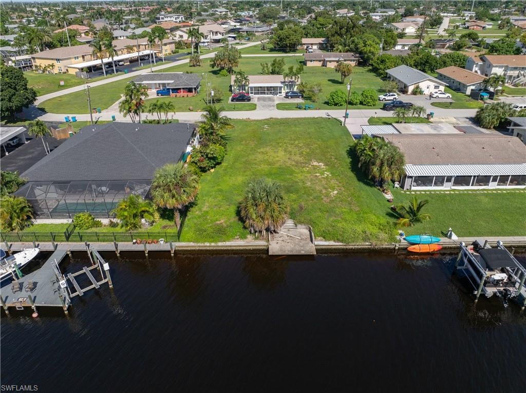 CAPE CORAL - Land