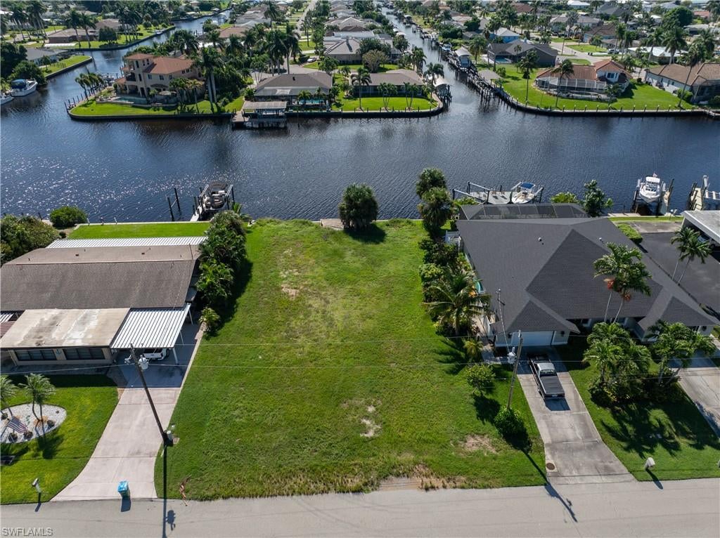 CAPE CORAL - Land