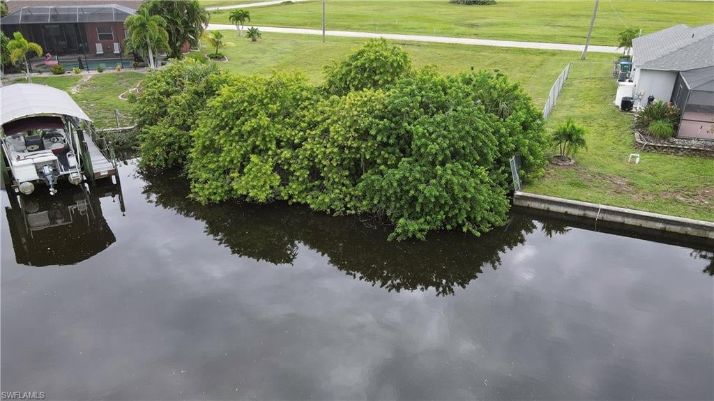 CAPE CORAL - Land