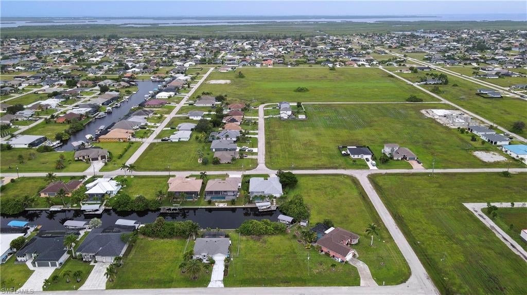 CAPE CORAL - Land