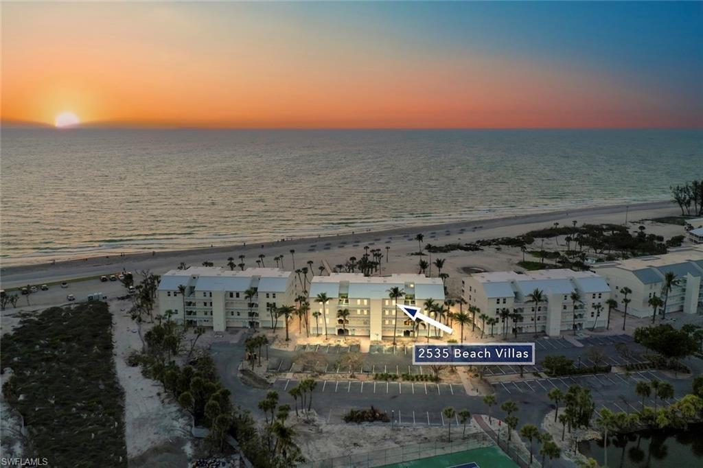 BEACH VILLAS CONDO - Residential