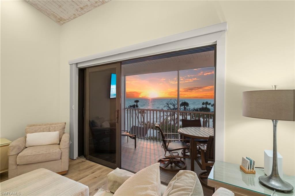 BEACH VILLAS CONDO - Residential