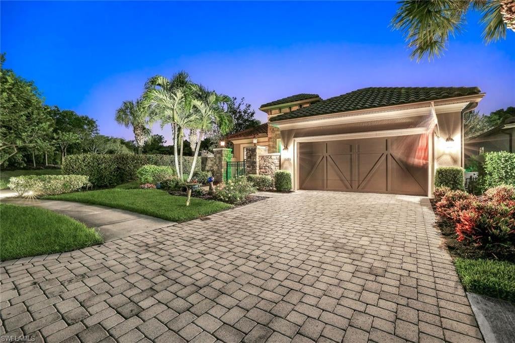 PEBBLE POINTE - Residential