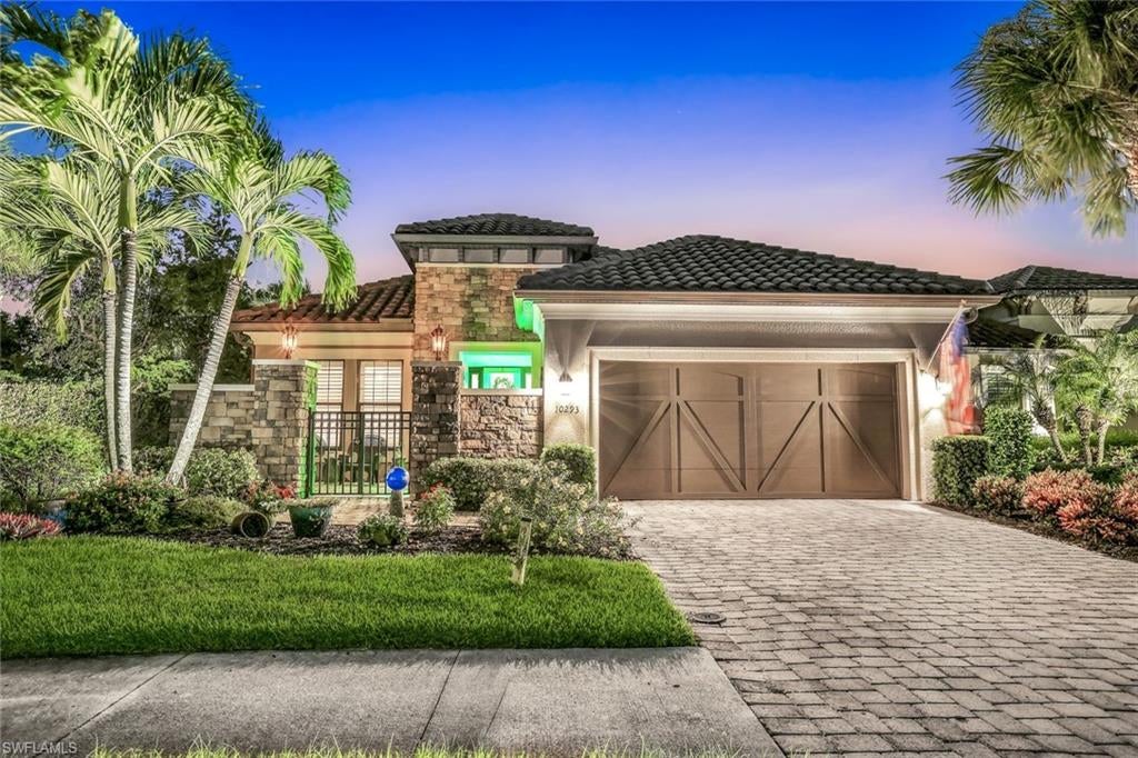 PEBBLE POINTE - Residential