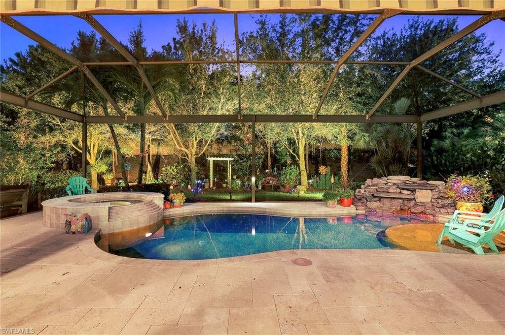 PEBBLE POINTE - Residential
