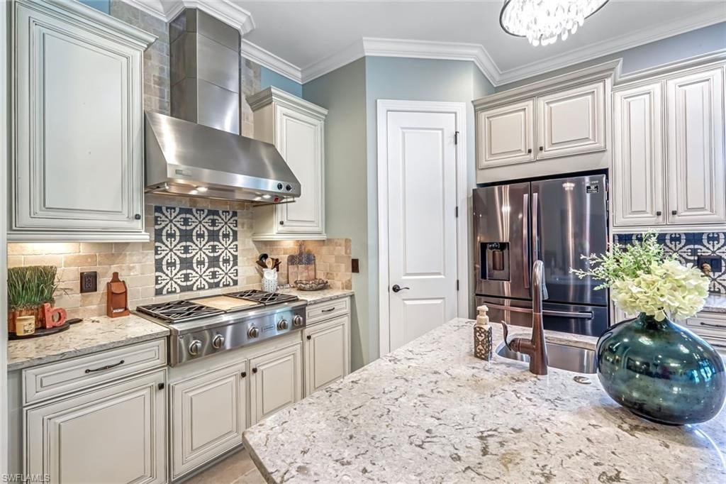 PEBBLE POINTE - Residential