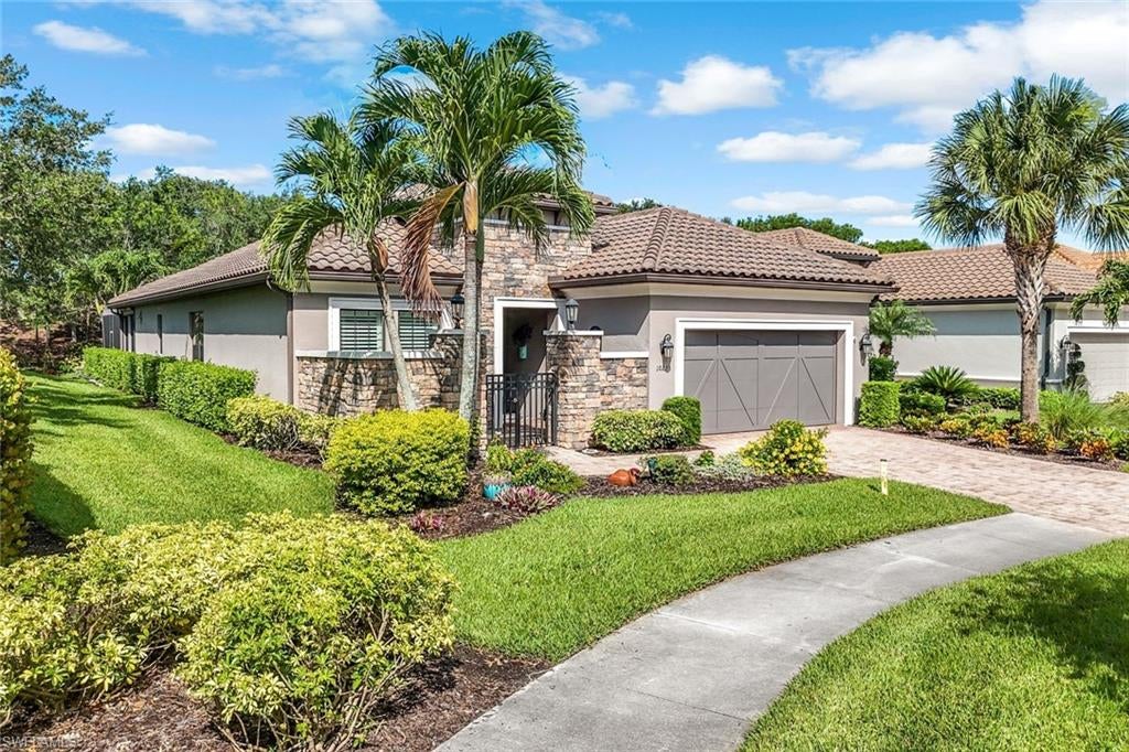 PEBBLE POINTE - Residential