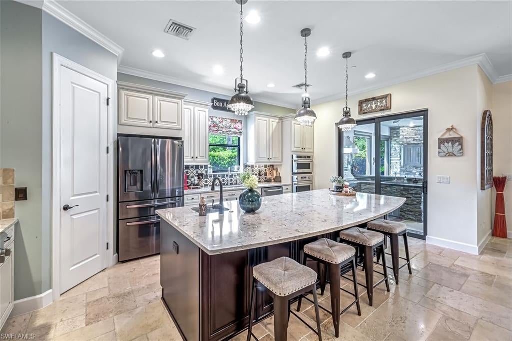 PEBBLE POINTE - Residential