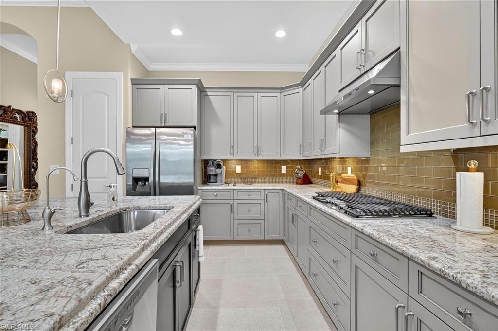 BONITA LAKES - Residential