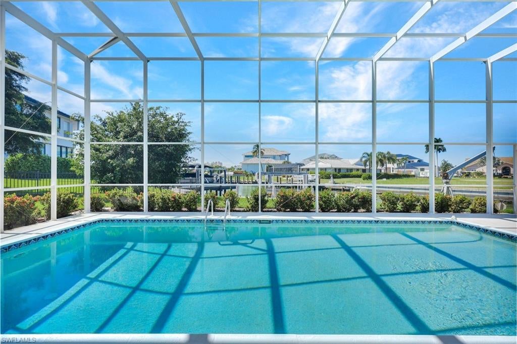 MARCO BEACH - Residential