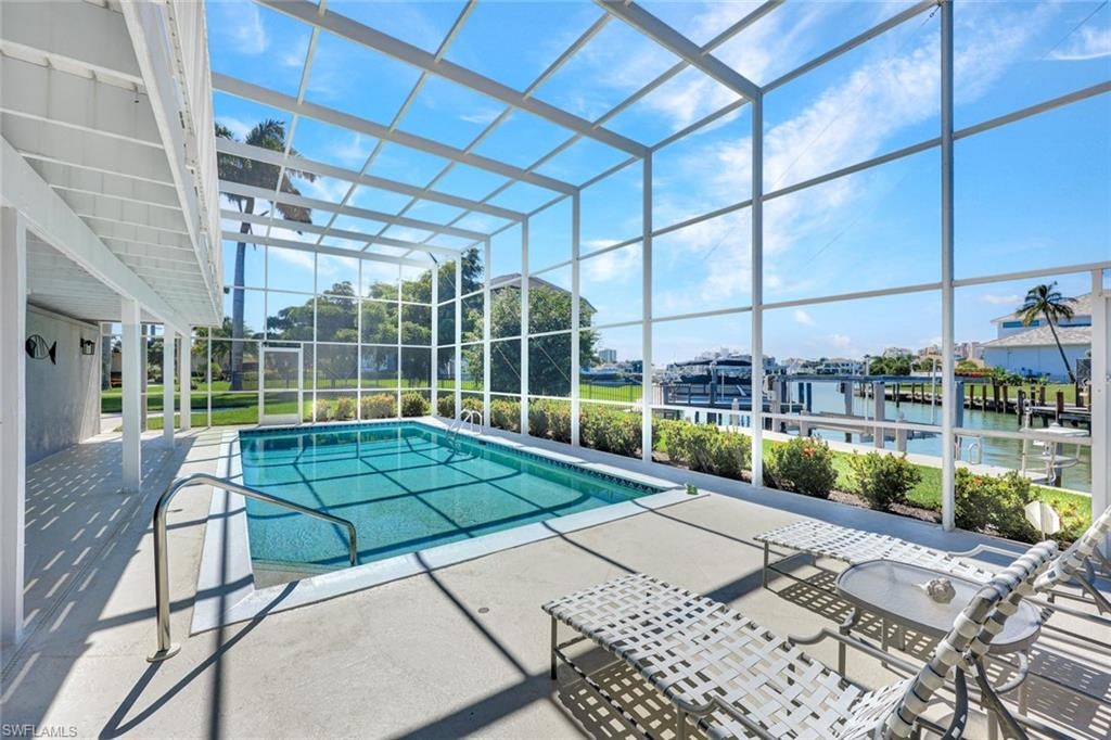 MARCO BEACH - Residential