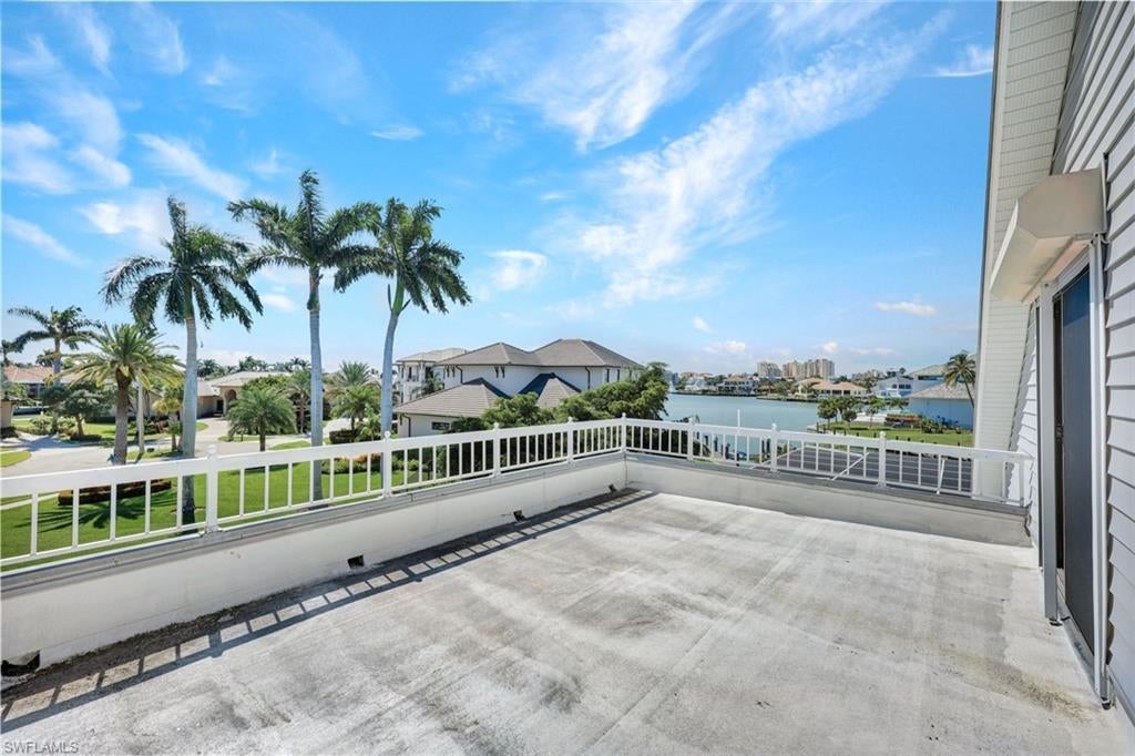 MARCO BEACH - Residential