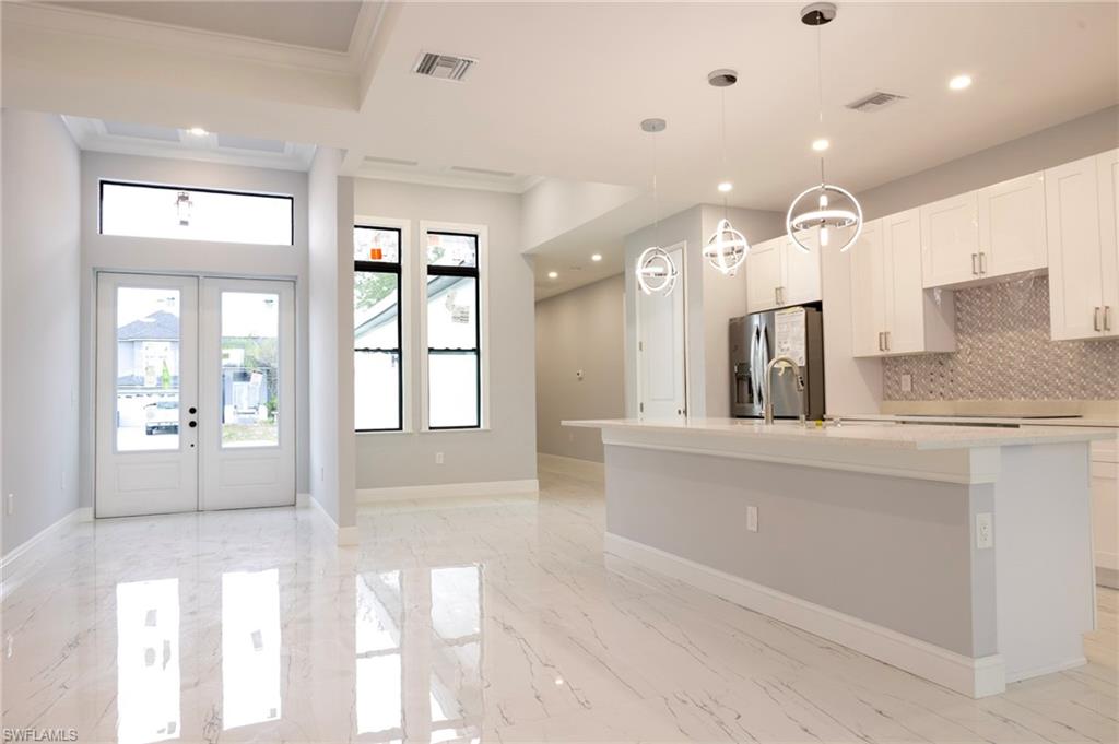 SAN CARLOS ESTATES - Residential