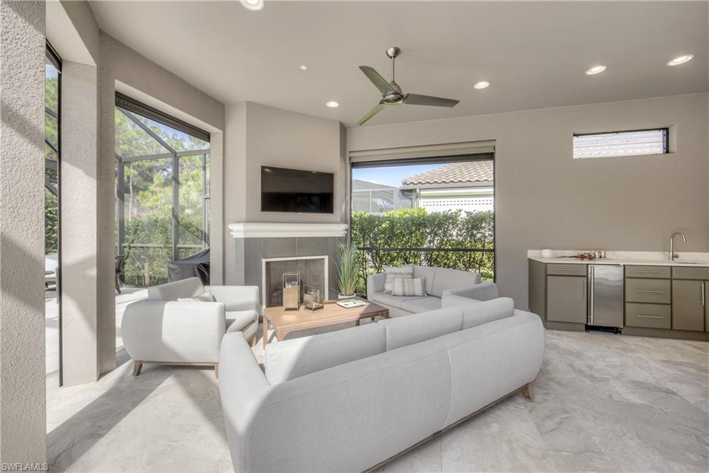 PEBBLE POINTE - Residential
