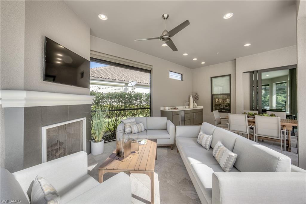 PEBBLE POINTE - Residential