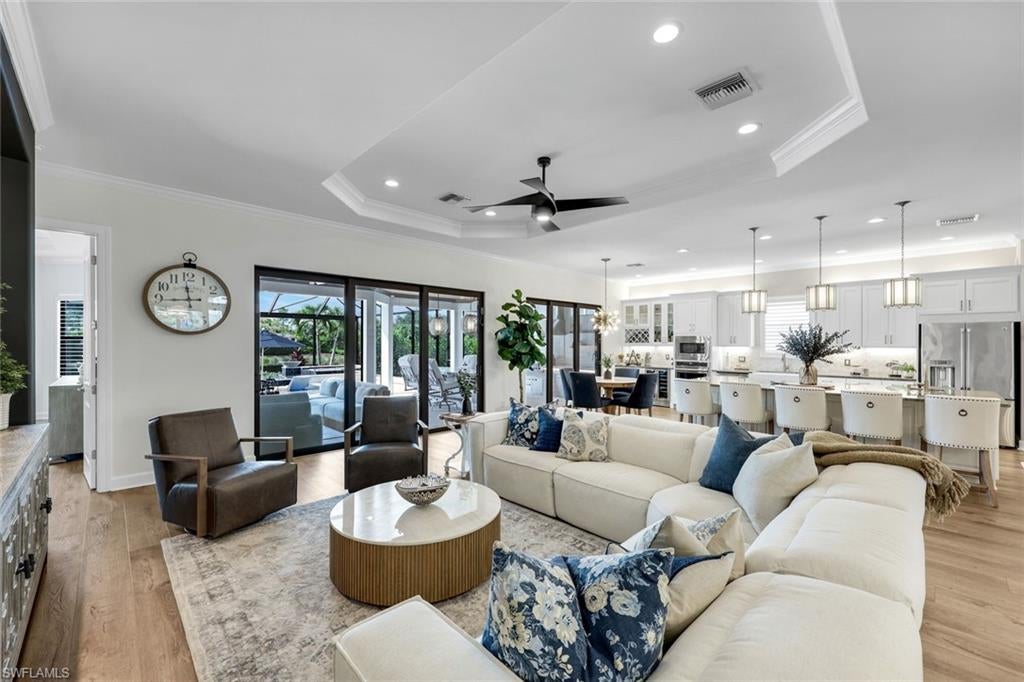 ESPLANADE - Residential