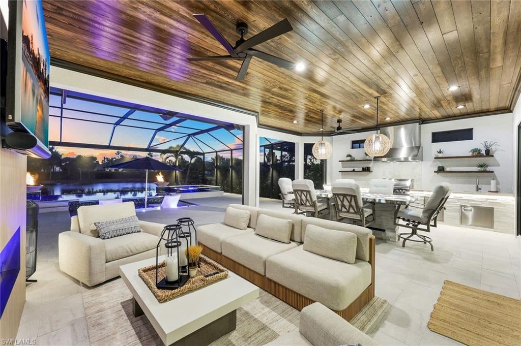 ESPLANADE - Residential