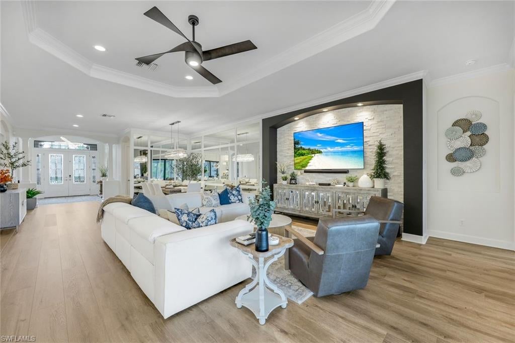 ESPLANADE - Residential