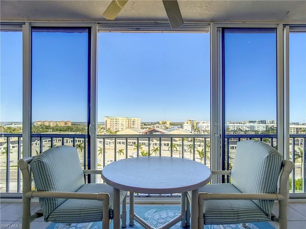 CRECIENTE CONDO EAST - Residential