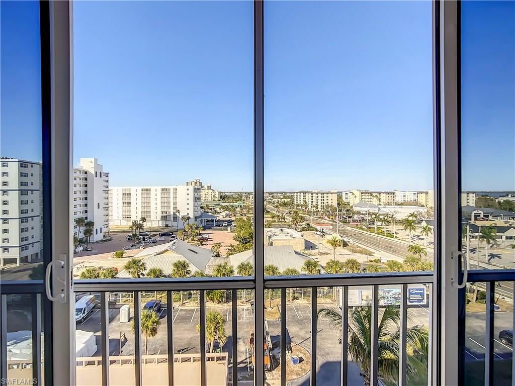 CRECIENTE CONDO EAST - Residential
