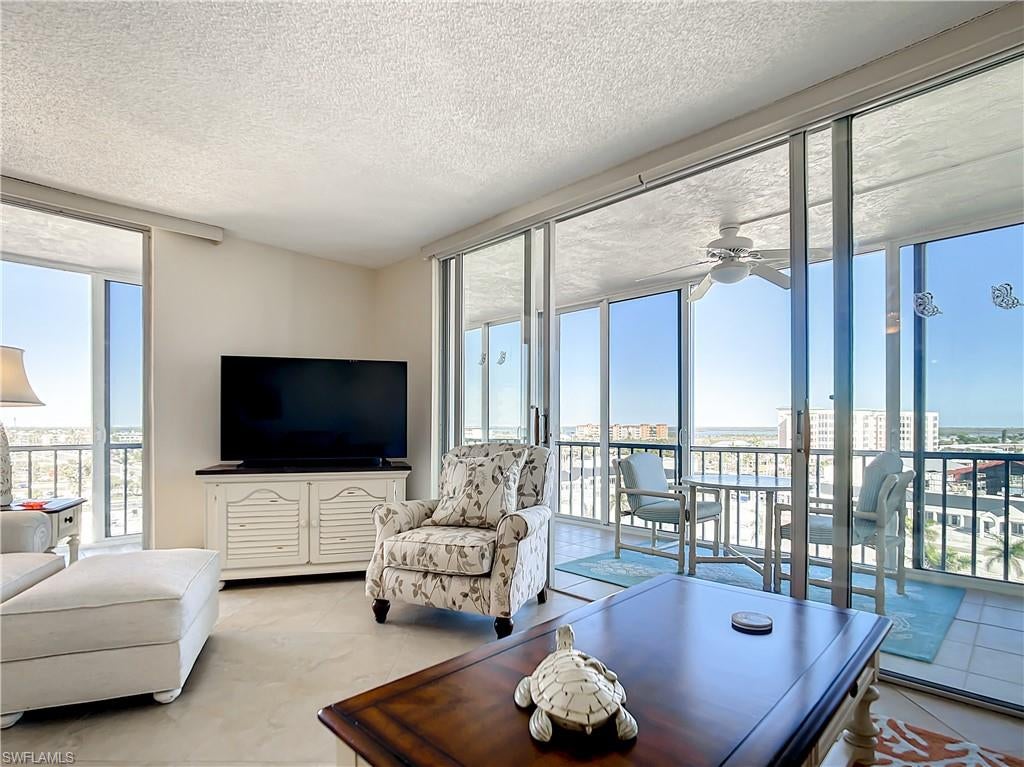 CRECIENTE CONDO EAST - Residential