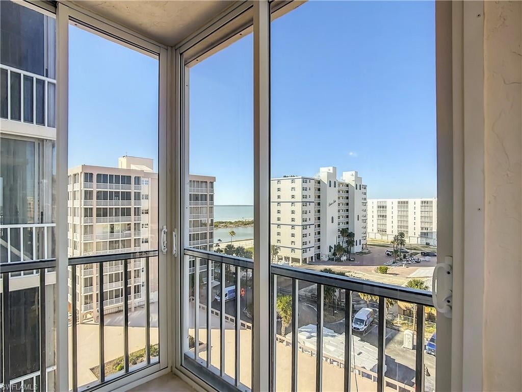 CRECIENTE CONDO EAST - Residential