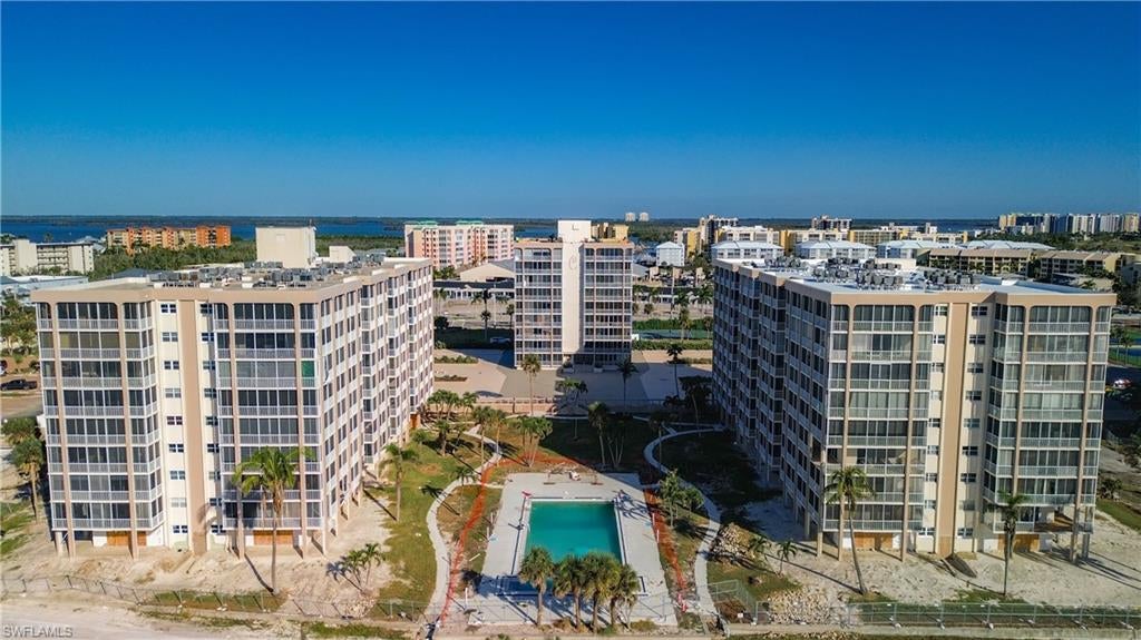 CRECIENTE CONDO EAST - Residential
