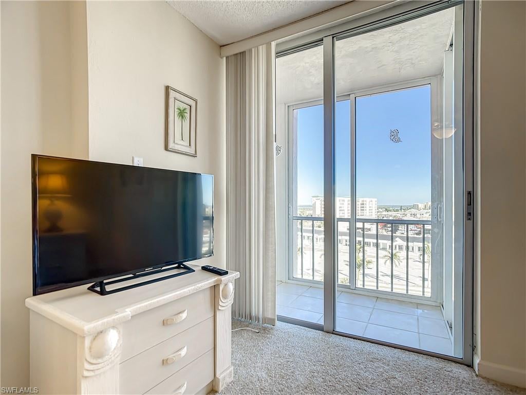 CRECIENTE CONDO EAST - Residential