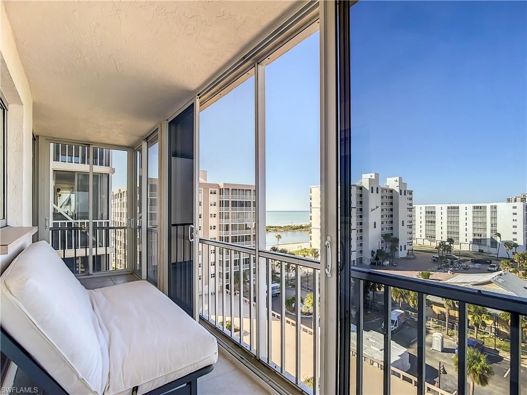 CRECIENTE CONDO EAST - Residential