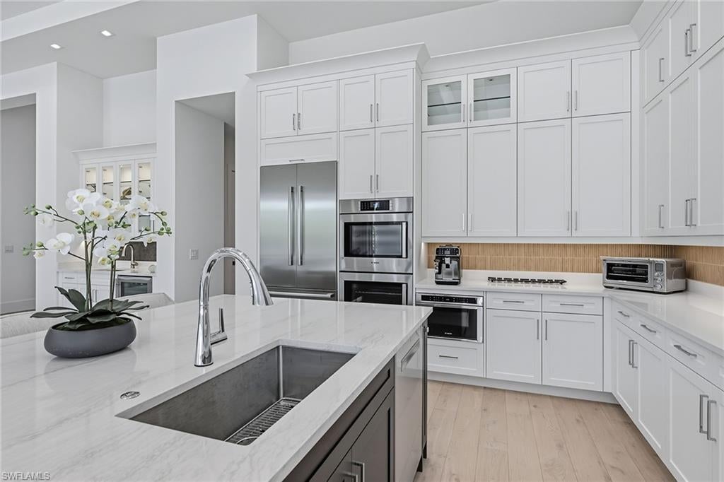 OYSTER HARBOR - Residential