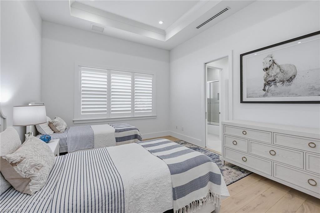 OYSTER HARBOR - Residential
