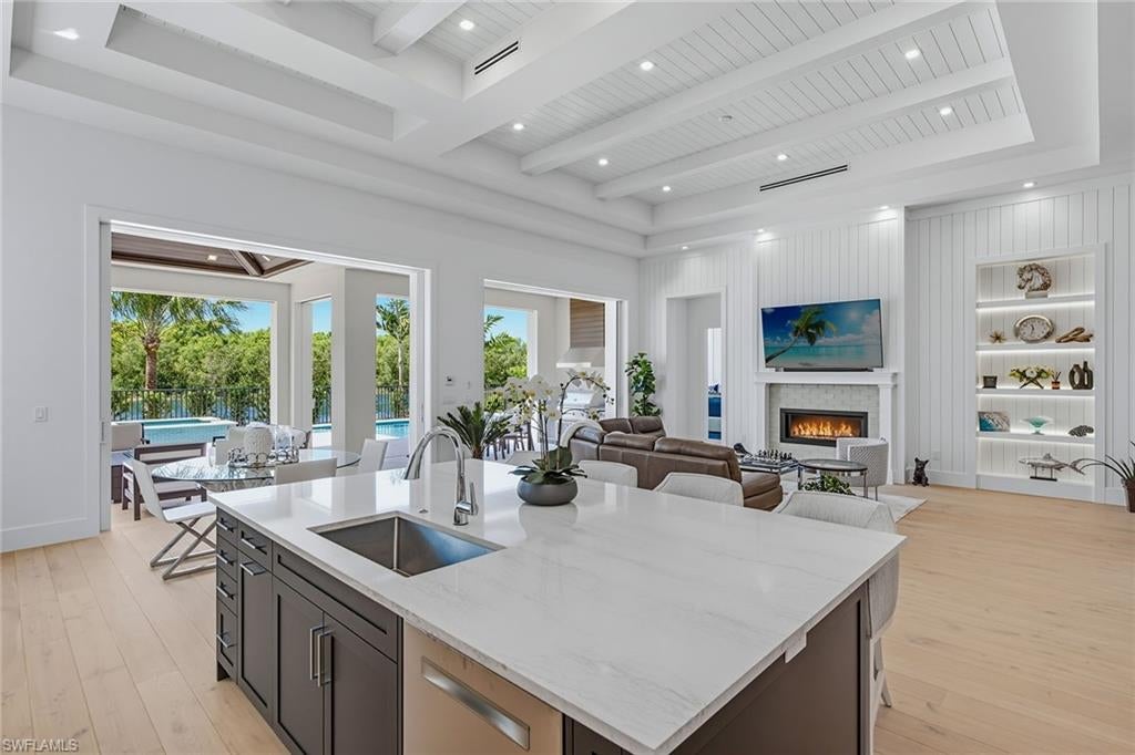 OYSTER HARBOR - Residential