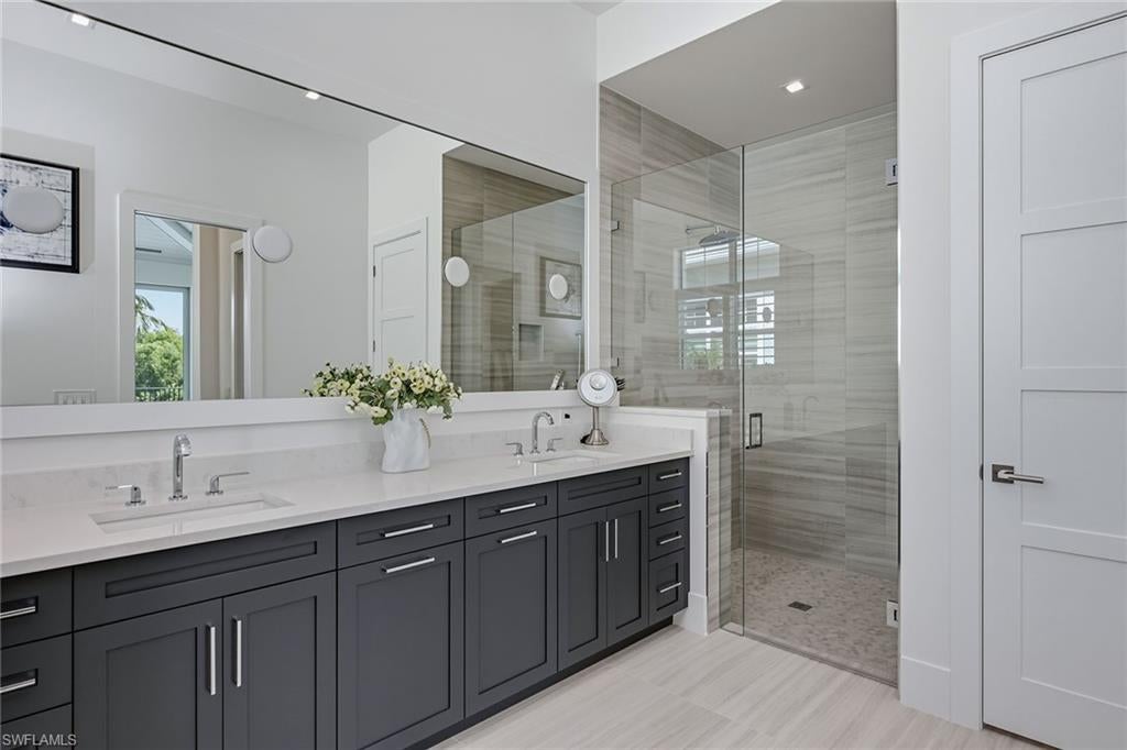 OYSTER HARBOR - Residential