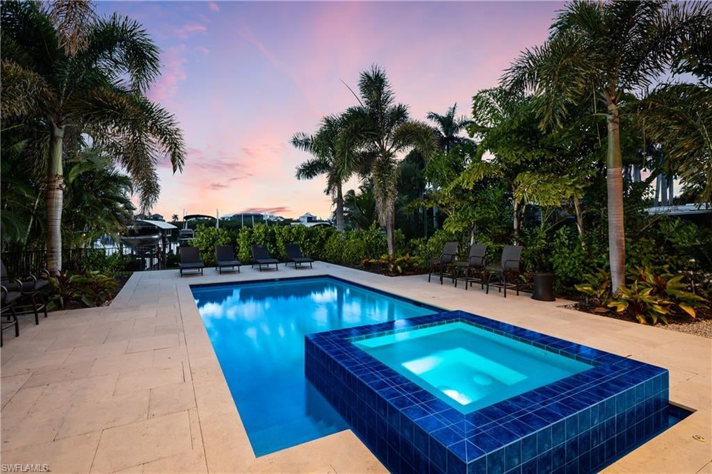 CAROLANDS - Residential